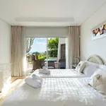 Afrodite - Frontline Apartment *