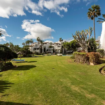 Afrodite - Frontline Apartmán *